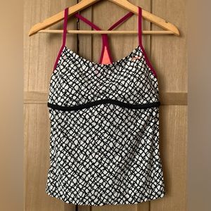 Nike Sporty Swimsuit Tankini Top Sz M - Water
Sports Volleyball Paddle board